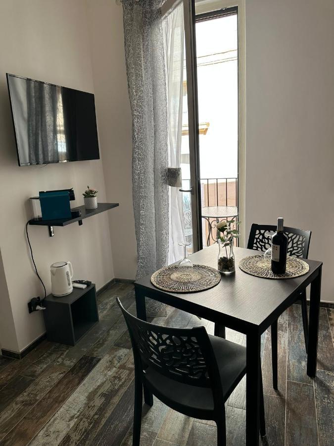 Home J&J Бари Екстериор снимка