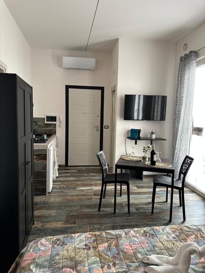 Home J&J Бари Екстериор снимка